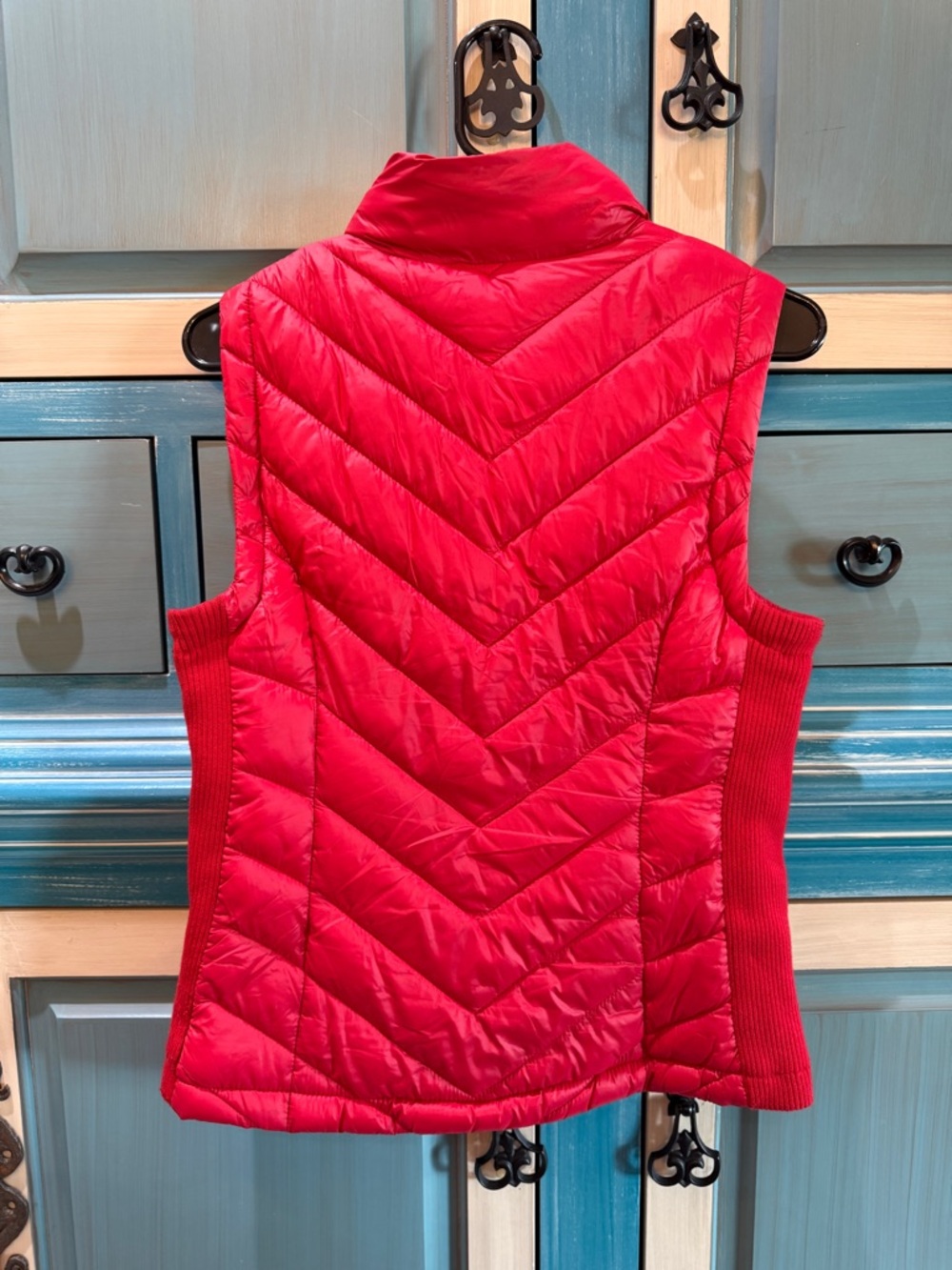 Love Tree Bright Red Quilted Zip-Front Puffer Vest - Picture 2 of 4